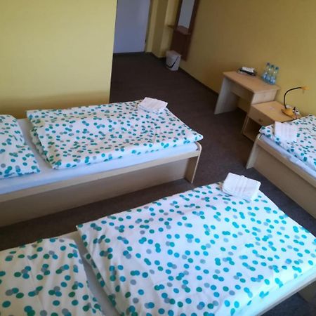 Hotel Modra Hvezda Sadská 外观 照片
